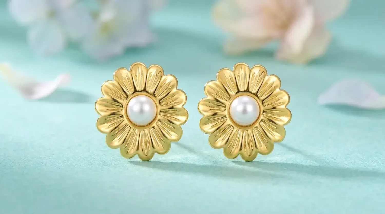 Preview: Golden Daisy Perlenohrstecker Edelstahl vergoldet
